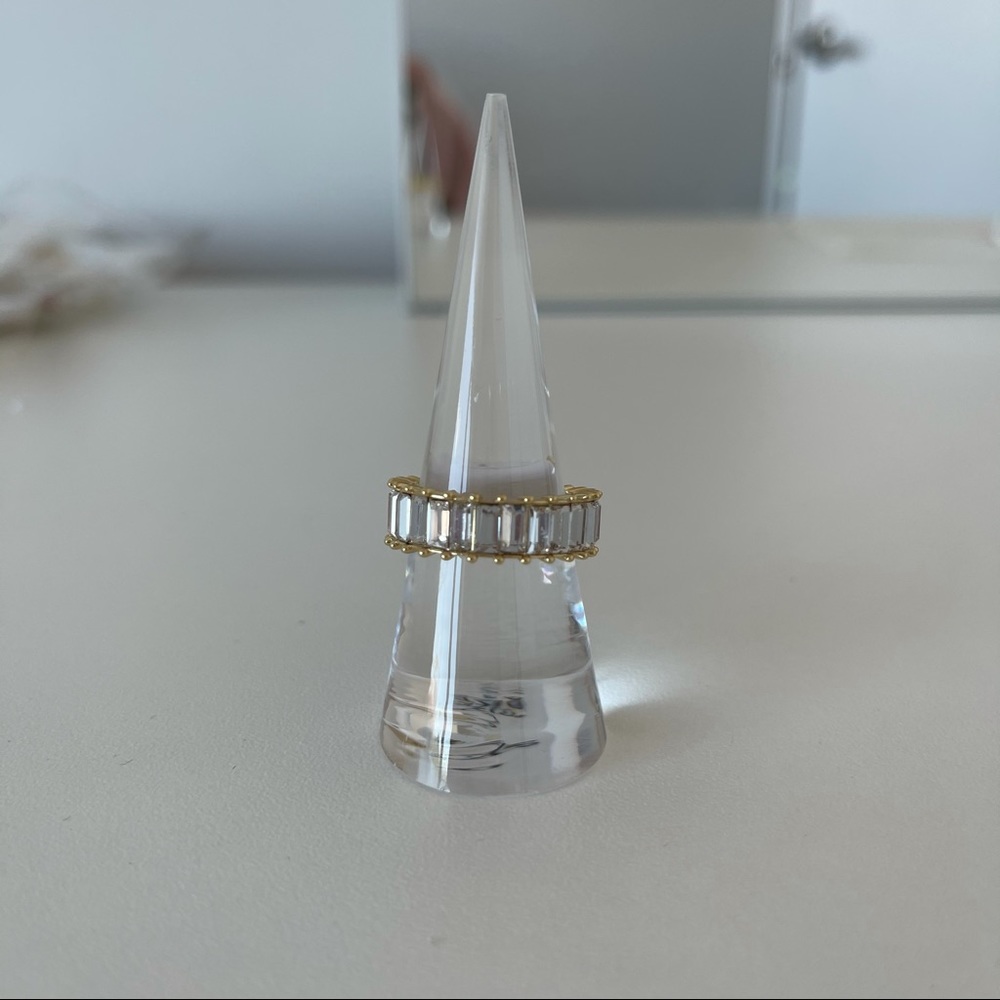 Razzle Dazzle Ring (White)